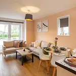 The Monument Apartment, 2 Bedrooms, 2 Bathrooms, Private Balcony, Open Plan Kitchen, Recently Renovated, Code-Access Development, Free Multi Car Park, Ideal Location