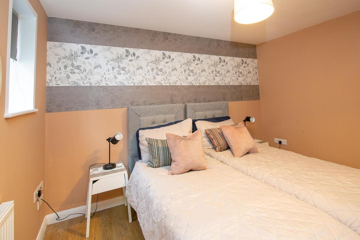Appartement The Monument Apartment, 2 Bedrooms, 2 Bathrooms, Private Balcony, Open Plan Kitchen, Recently Renovated, Code-access Development, Free Multi Car Park, Ideal Location *