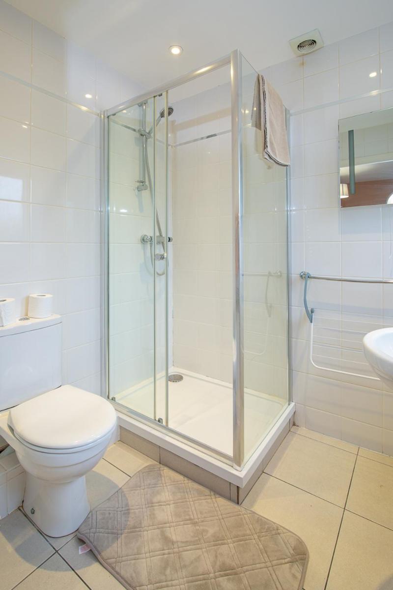 Appartement The Monument Apartment, 2 Bedrooms, 2 Bathrooms, Private Balcony, Open Plan Kitchen, Recently Renovated, Code-access Development, Free Multi Car Park, Ideal Location