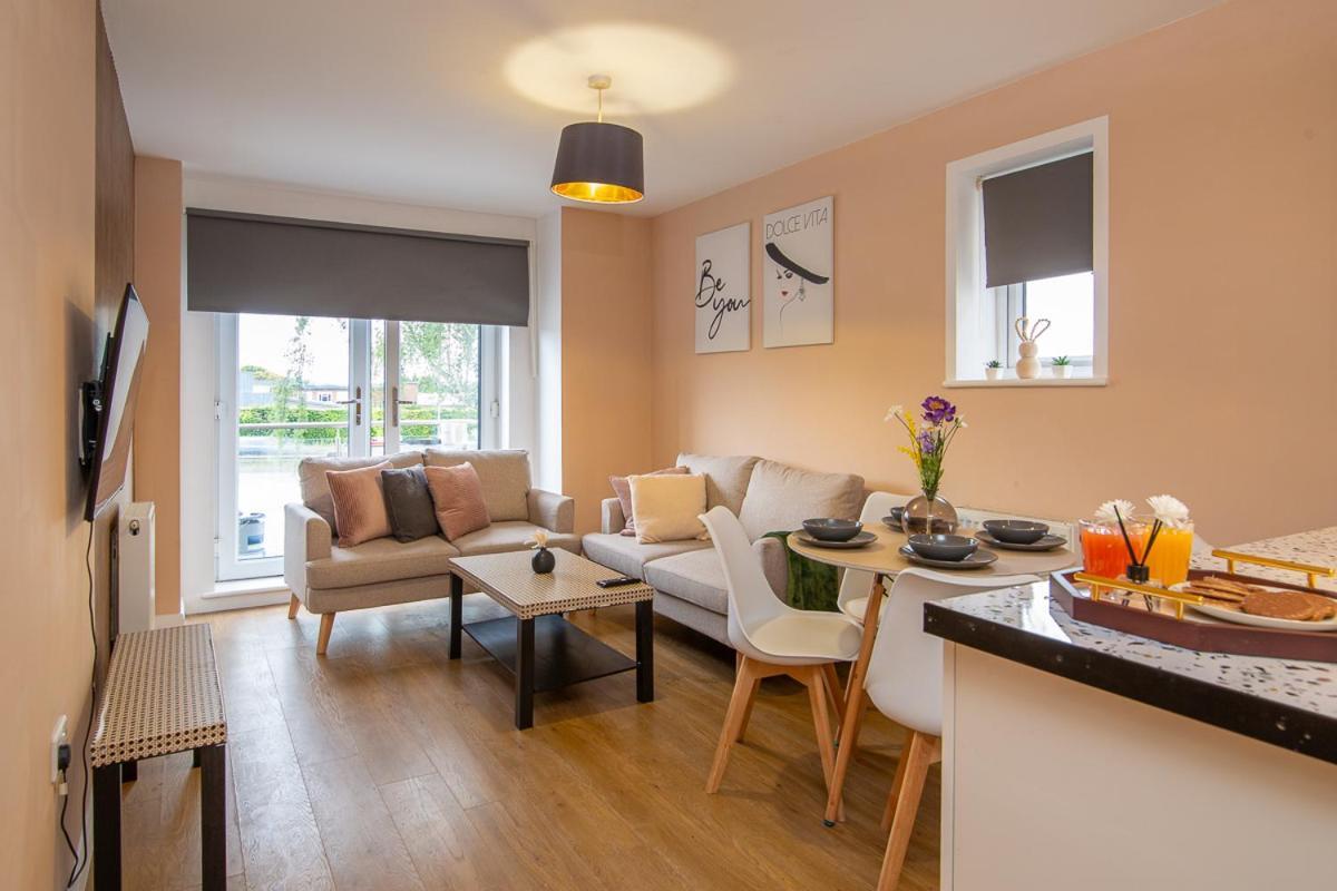 Appartement The Monument Apartment, 2 Bedrooms, 2 Bathrooms, Private Balcony, Open Plan Kitchen, Recently Renovated, Code-access Development, Free Multi Car Park, Ideal Location *