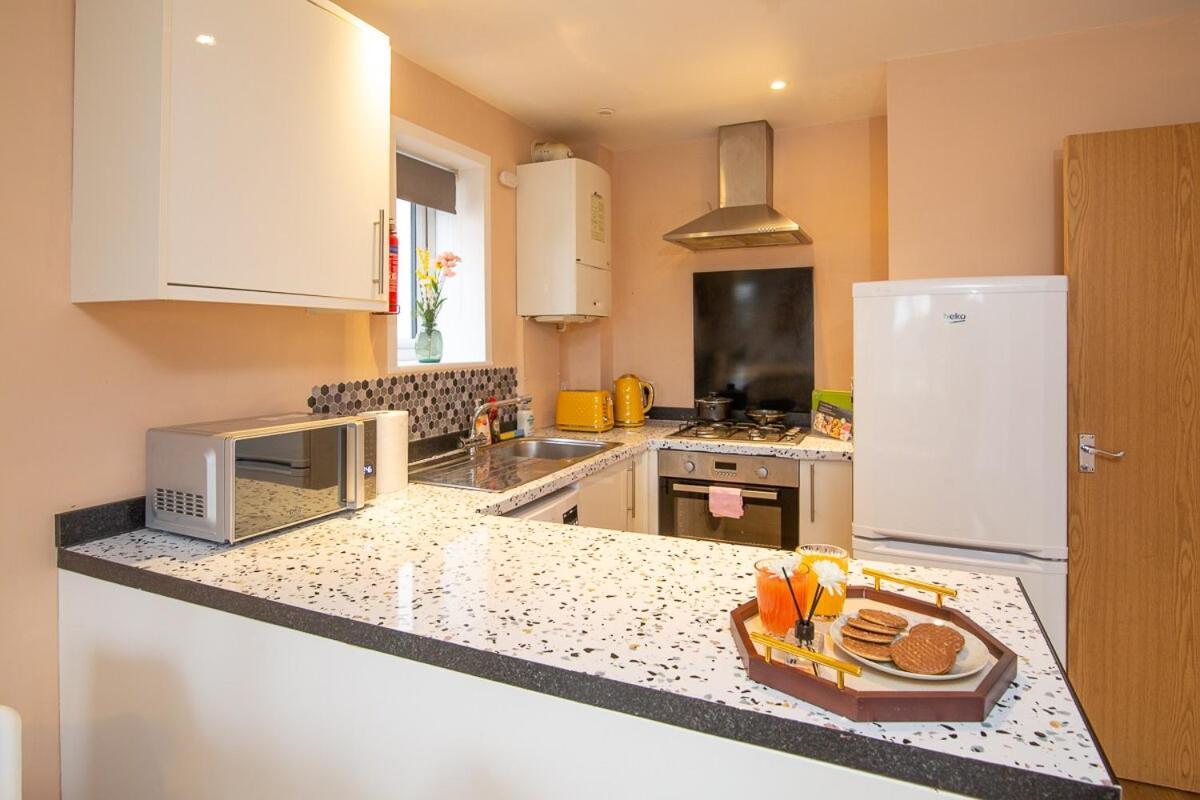The Monument Apartment, 2 Bedrooms, 2 Bathrooms, Private Balcony, Open Plan Kitchen, Recently Renovated, Code-access Development, Free Multi Car Park, Ideal Location Appartement *