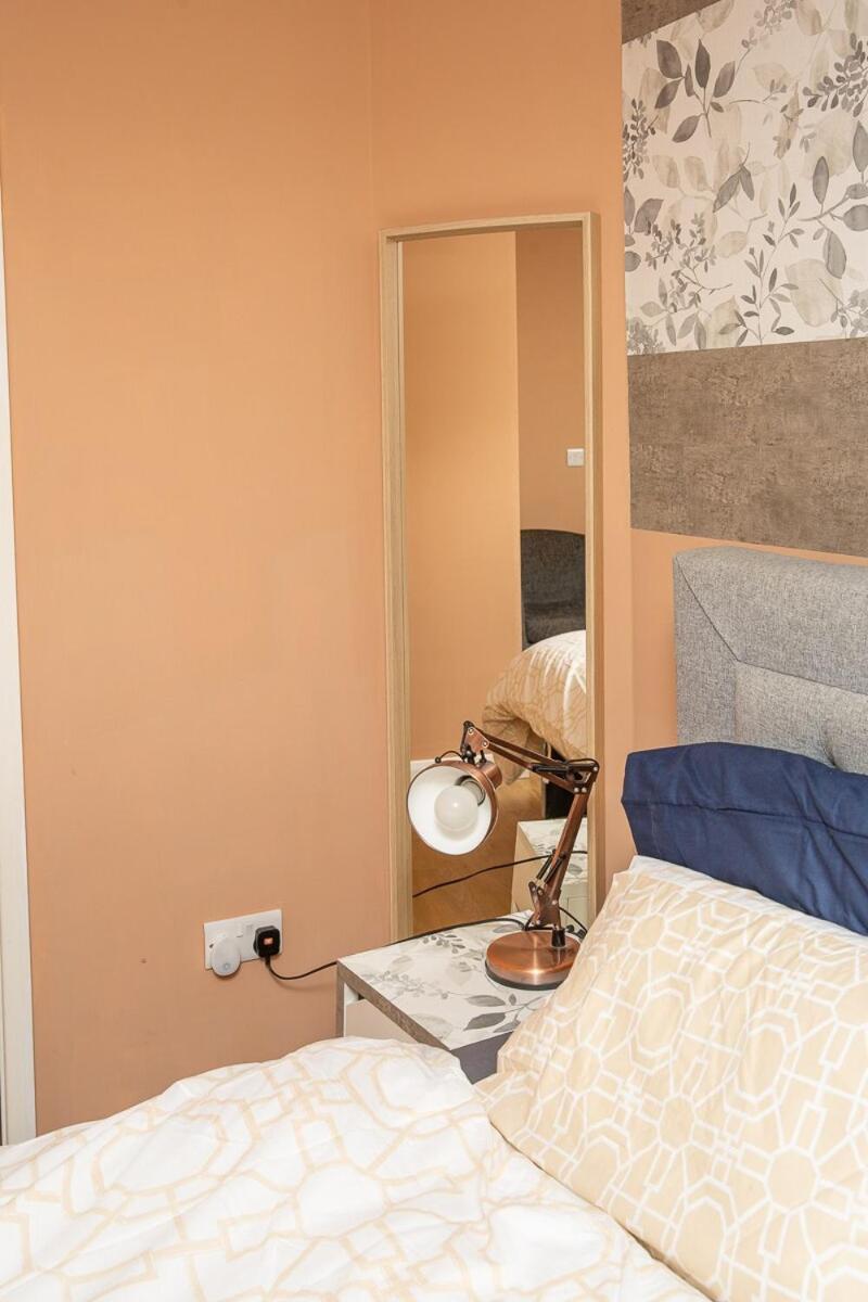 The Monument Apartment, 2 Bedrooms, 2 Bathrooms, Private Balcony, Open Plan Kitchen, Recently Renovated, Code-access Development, Free Multi Car Park, Ideal Location Appartement Oxford