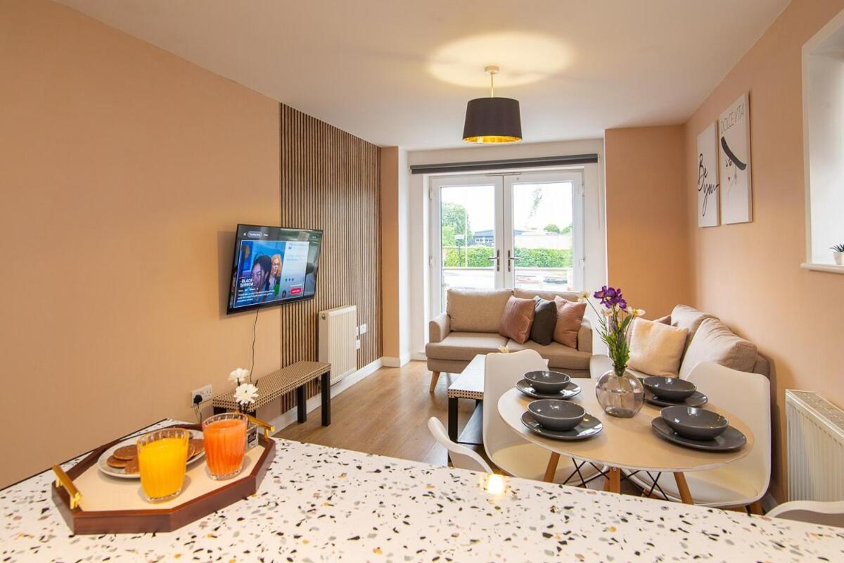 Appartement The Monument Apartment, 2 Bedrooms, 2 Bathrooms, Private Balcony, Open Plan Kitchen, Recently Renovated, Code-access Development, Free Multi Car Park, Ideal Location *