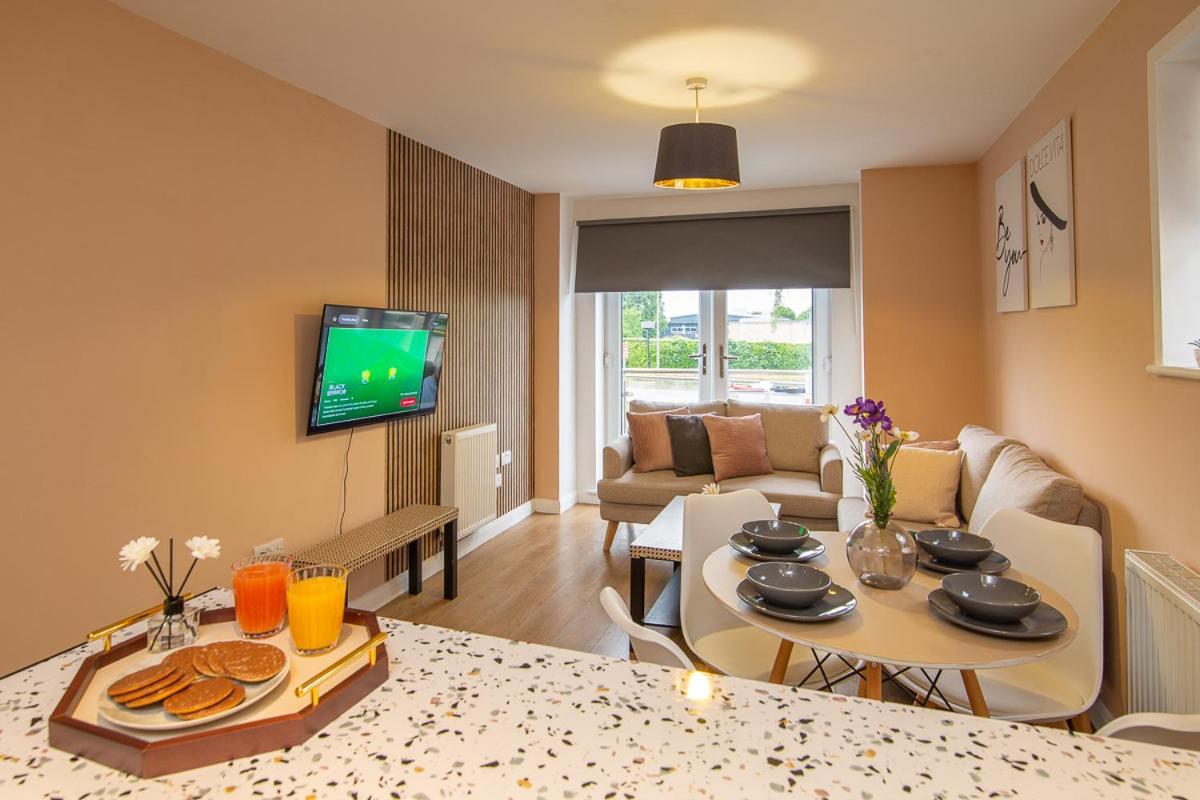 Apartamento The Monument Apartment, 2 Bedrooms, 2 Bathrooms, Private Balcony, Open Plan Kitchen, Recently Renovated, Code-access Development, Free Multi Car Park, Ideal Location